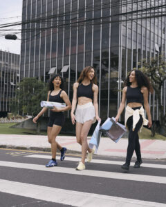 5 looks fitness que provam que performance e sofisticação podem (e devem) andar juntas